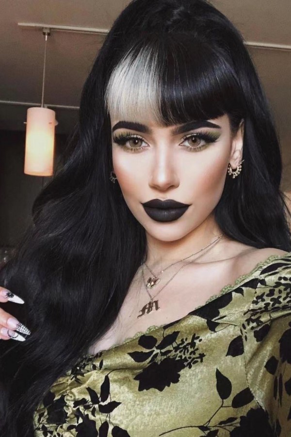 Uzun Boy Siyah Fiber Sentetik Beyaz Perçemli Peruk