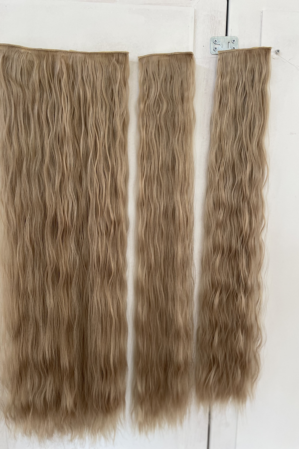 Krem Afro Dalgalı Uzun Yarım Ay Saç –  3 Parça Çıt Çıt 80cm. 270 gr. VIP SERI Krem Afro Dalgalı Uzun Yarım Ay Saç –  3 Parça Çıt Çıt 80cm. 270 gr. VIP SERI