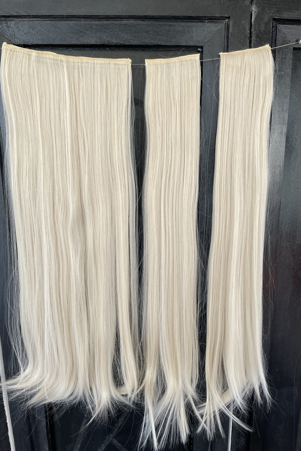 Platin Düz Uzun Yarım Ay Saç –  3 Parça Çıt Çıt 80cm. 270 gr. VIP SERI Platin Düz Uzun Yarım Ay Saç –  3 Parça Çıt Çıt 80cm. 270 gr. VIP SERI