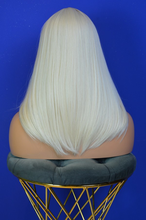 Omuzda Platin Düz Perçemli Fiber Sentetik Peruk